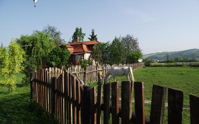 Hotel Folyoka Vendeghaz Egyházasgerge Exteriér fotografie